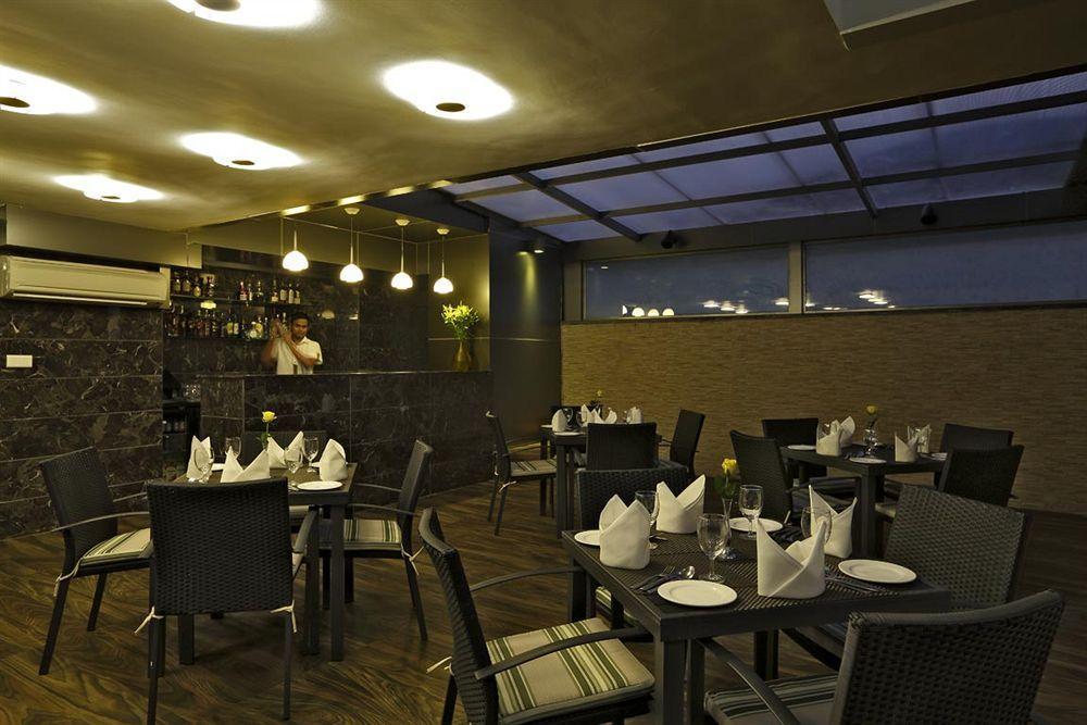 Country Inn Panjim Goa Panaji Buitenkant foto
